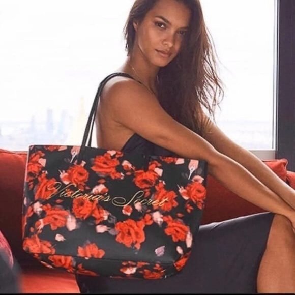 Victoria's Secret Handbags - Victoria Secrets black with red roses big tote bag